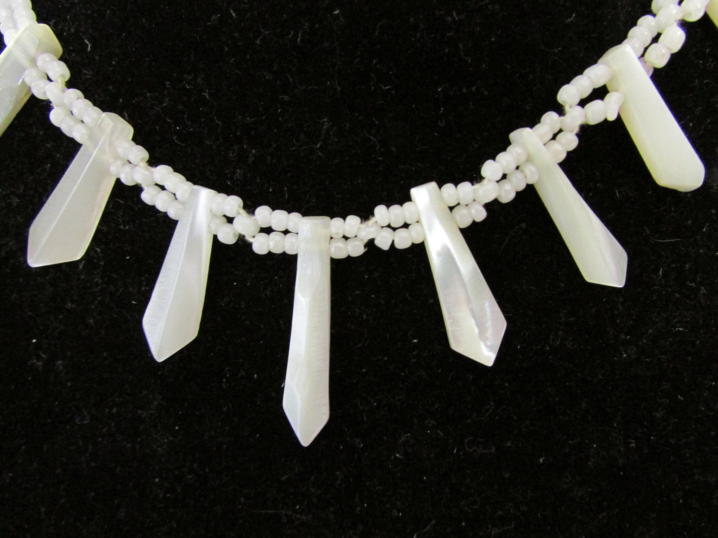 1970s/80s Mother of Pearl graduated sarcophagus drop seed bead necklace