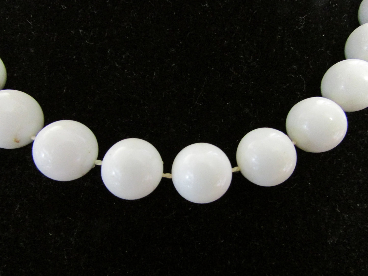 1960s white round plastic bead choker necklace