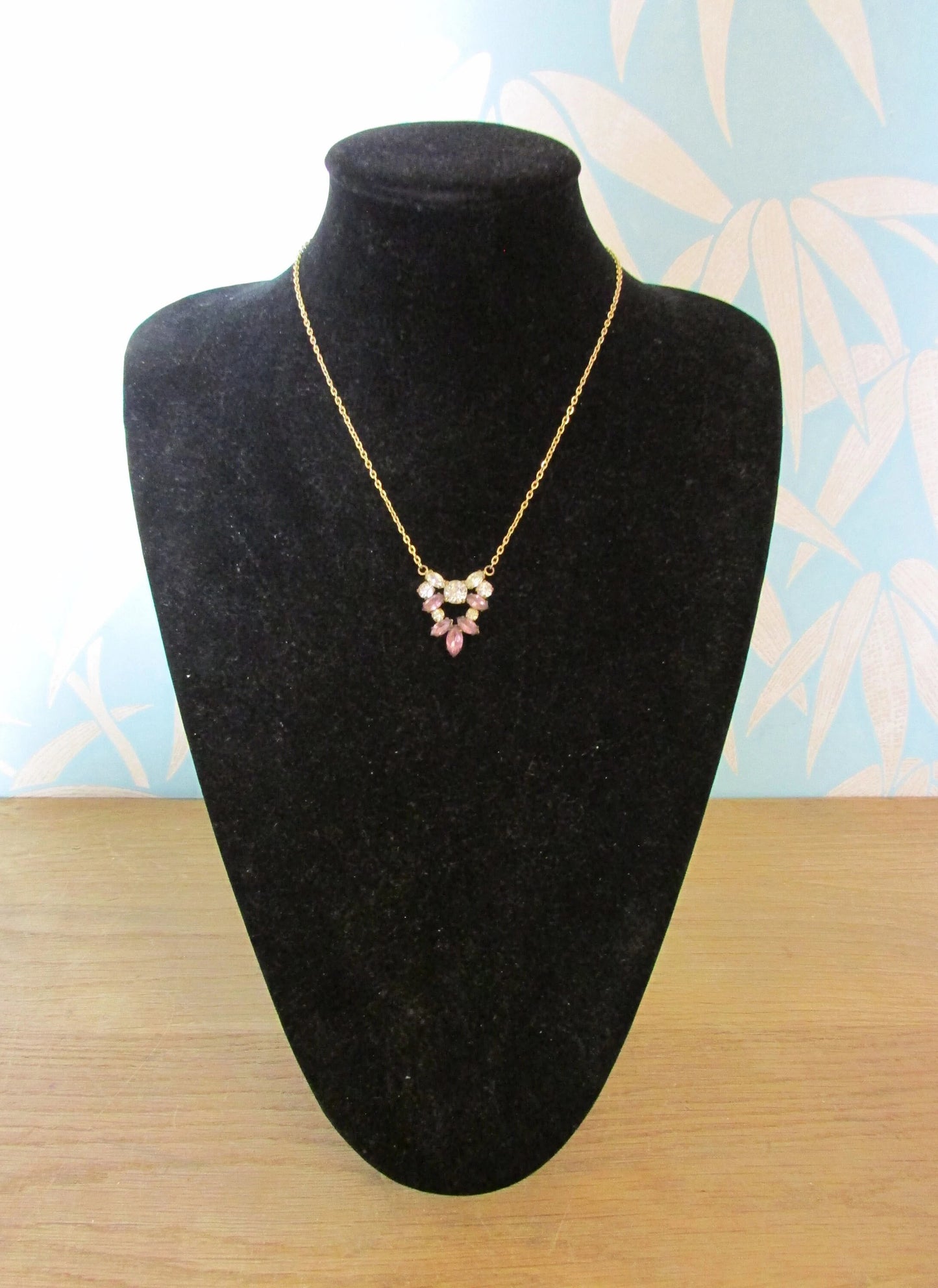 Delicate 1930s/40s violet rhinestone & diamante heart pendant necklace