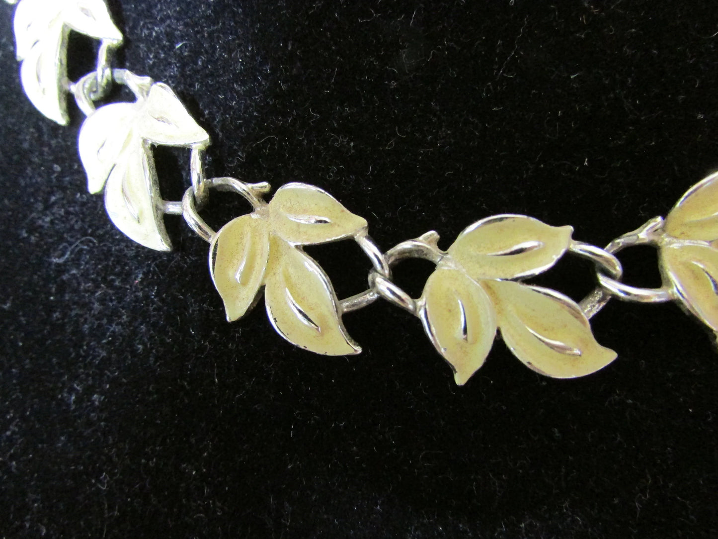 1950s yellow enamel leaf necklace