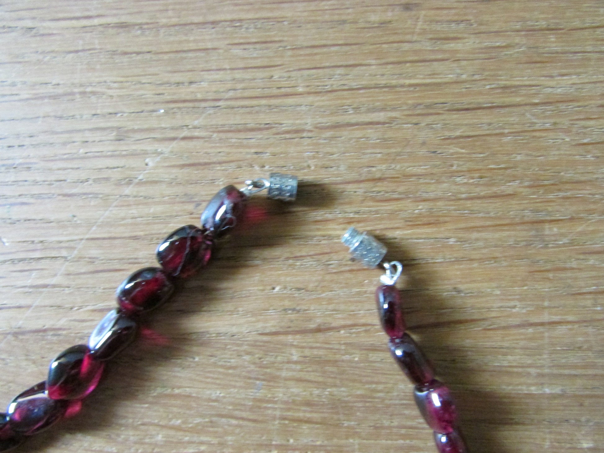 1950s translucent purple/burgundy garnet choker length necklace