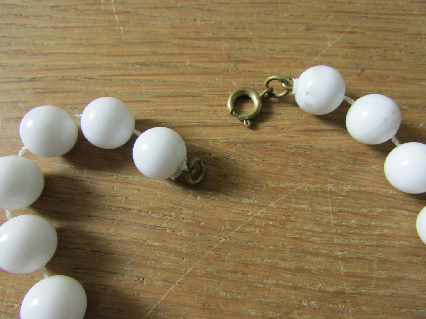 1960s blue and white cluster bead collar necklace