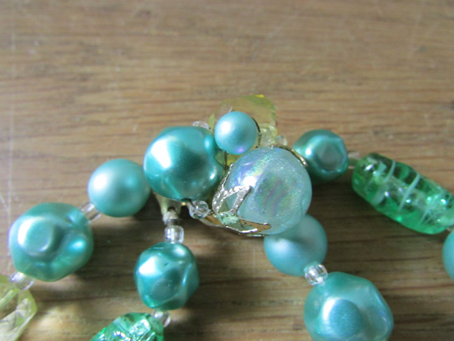 1950s/60s green glass and faux pearl double strand necklace with mixed bead detail