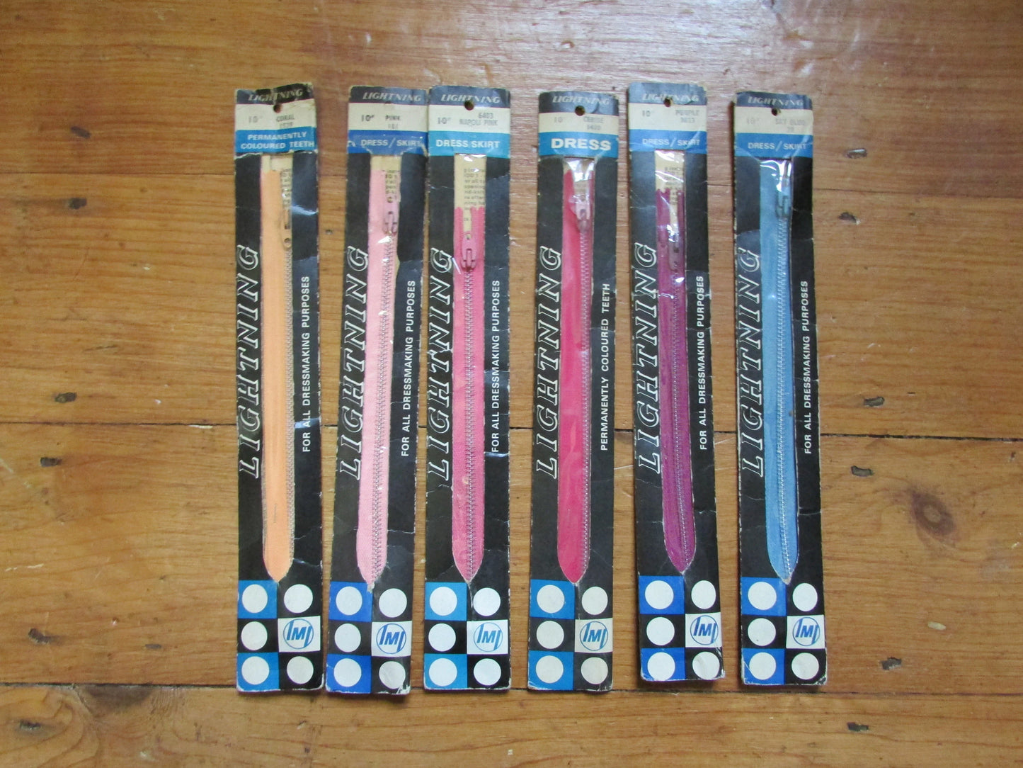 Selection of 1950s LIGHTNING dress/skirt zips (deadstock)