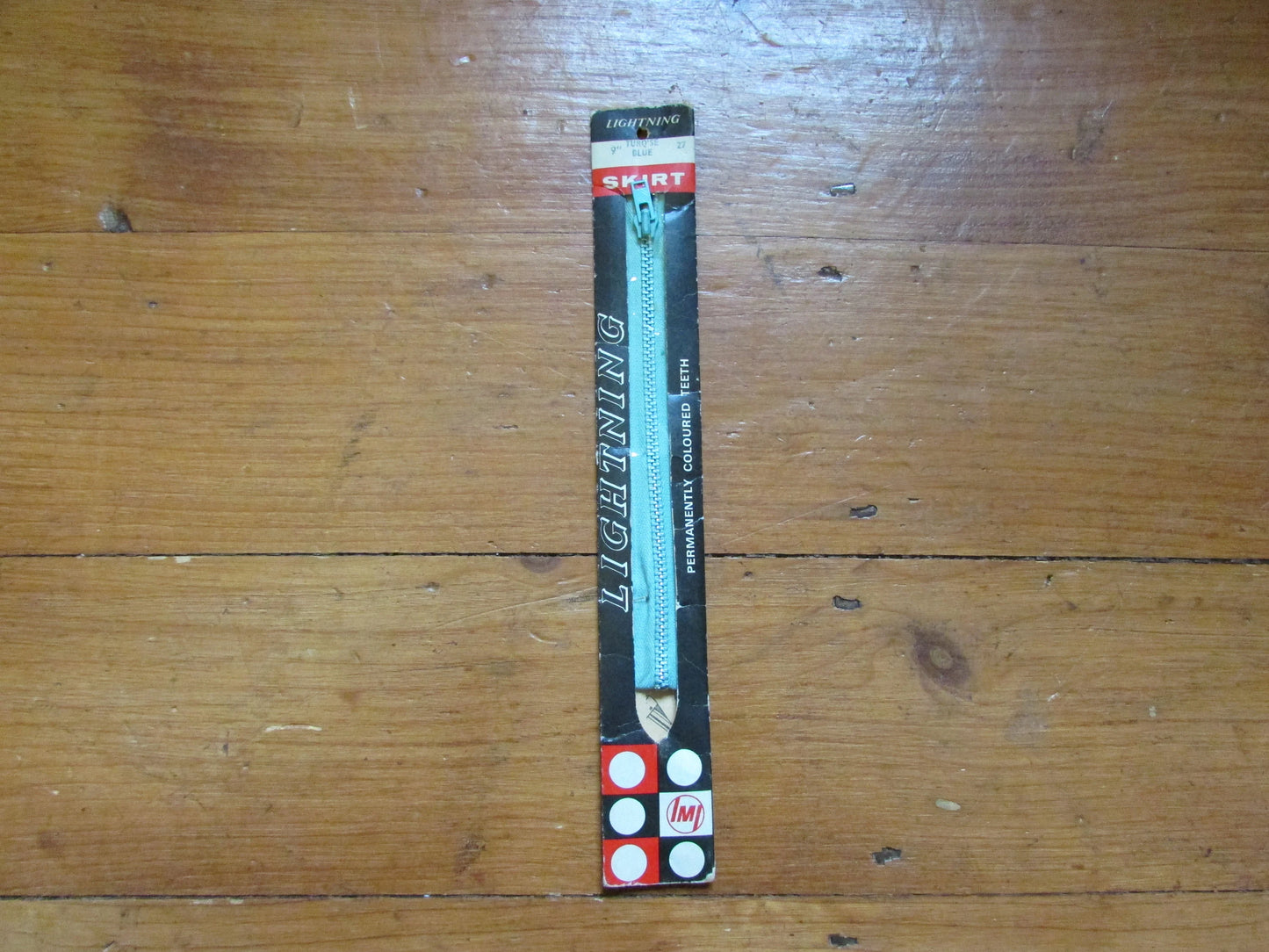 Selection of 1950s LIGHTNING dress/skirt zips (deadstock)