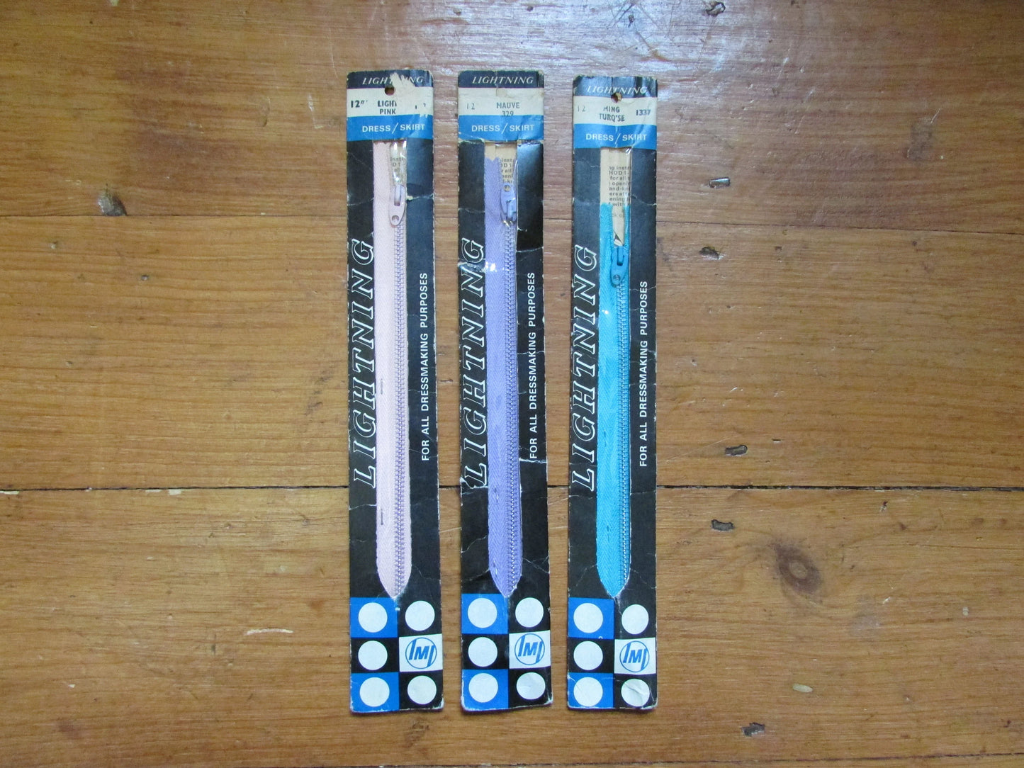 Selection of 1950s LIGHTNING dress/skirt zips (deadstock)