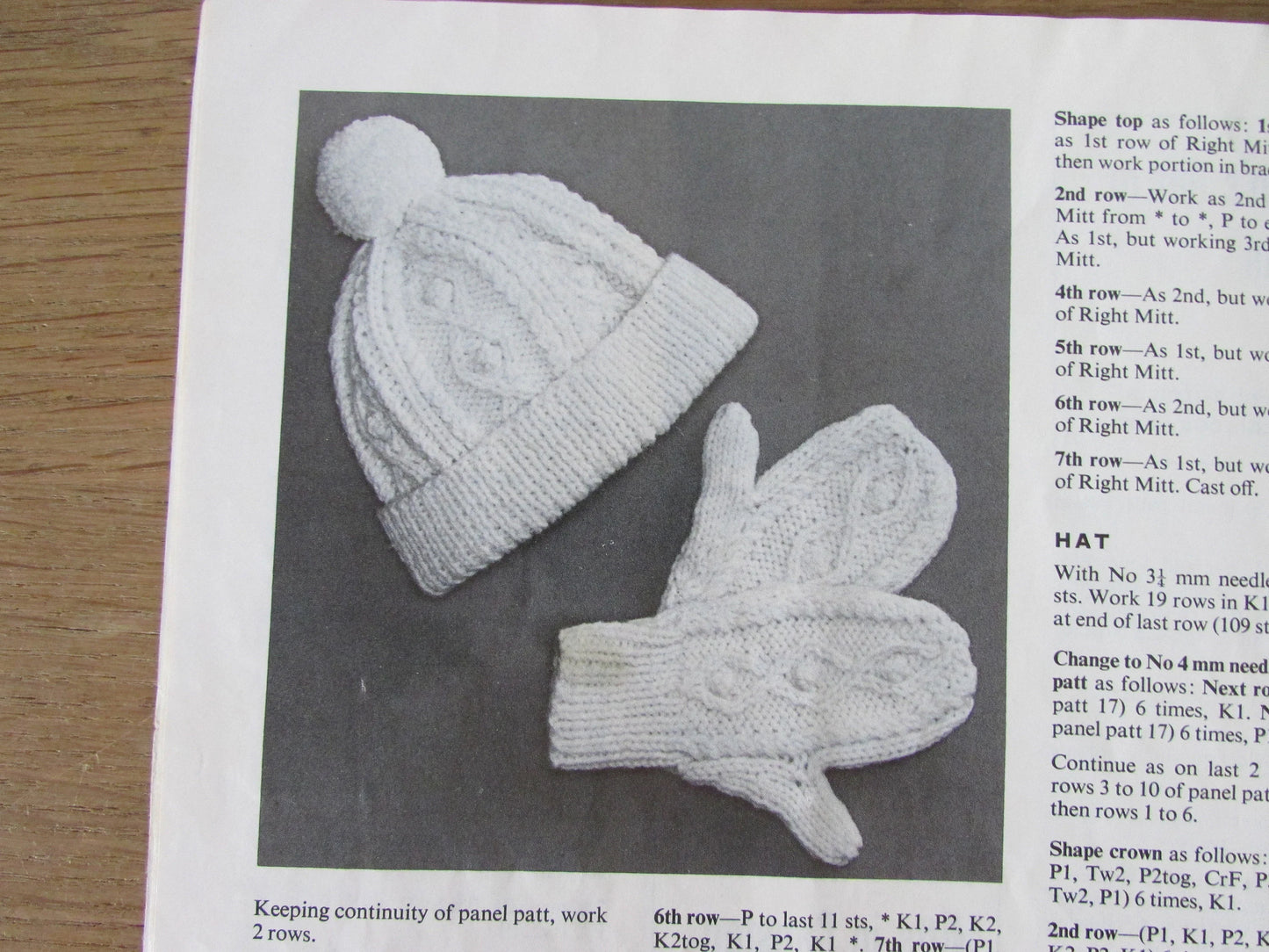 1978 Patons knitting & crochet accessory book 215; over 20 accessories for the family