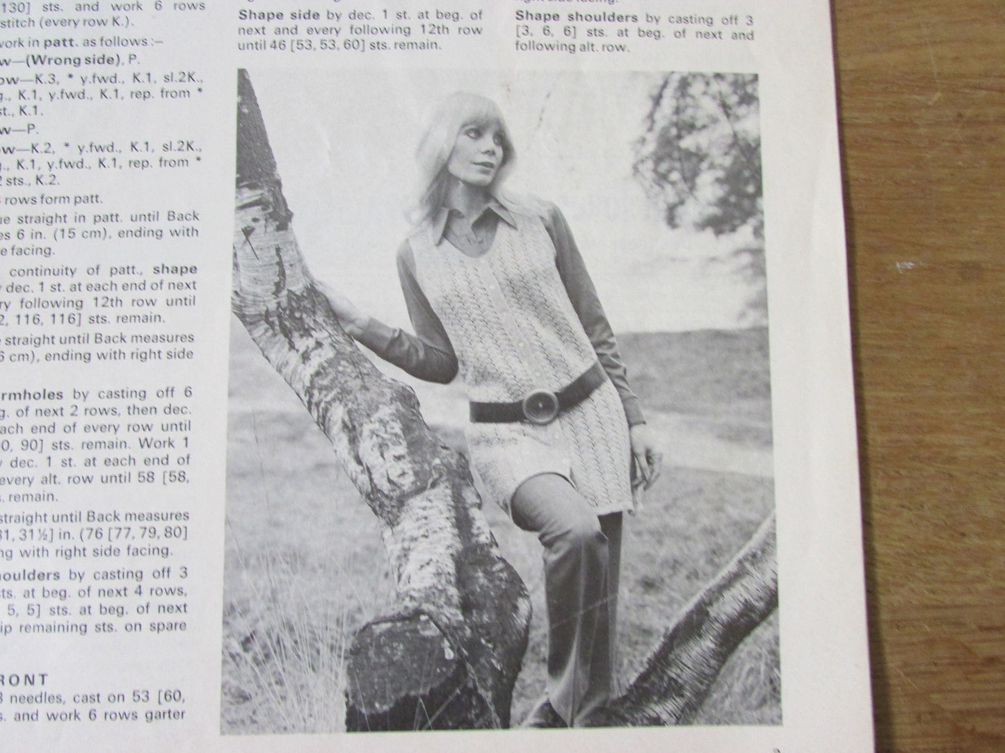 1972 Patons FIONA 3002 knitting & crochet pattern booklet for tops and accessories