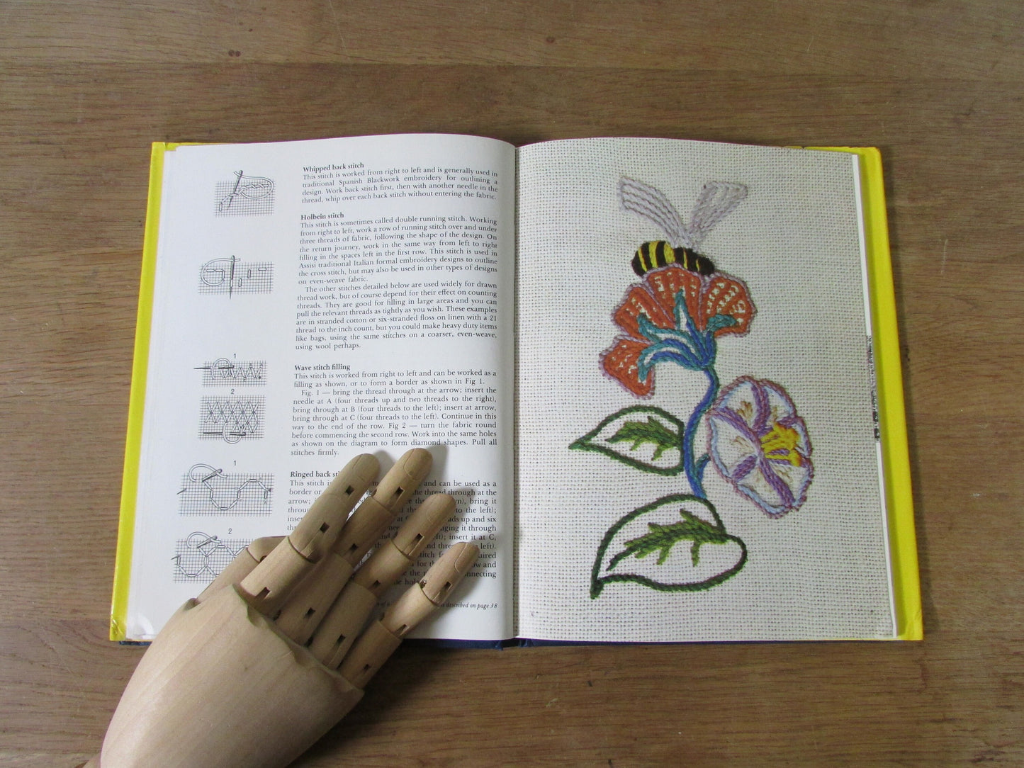 Step by Step Guide to Embroidery, by Barbara Chandler (Hardback, 1973)