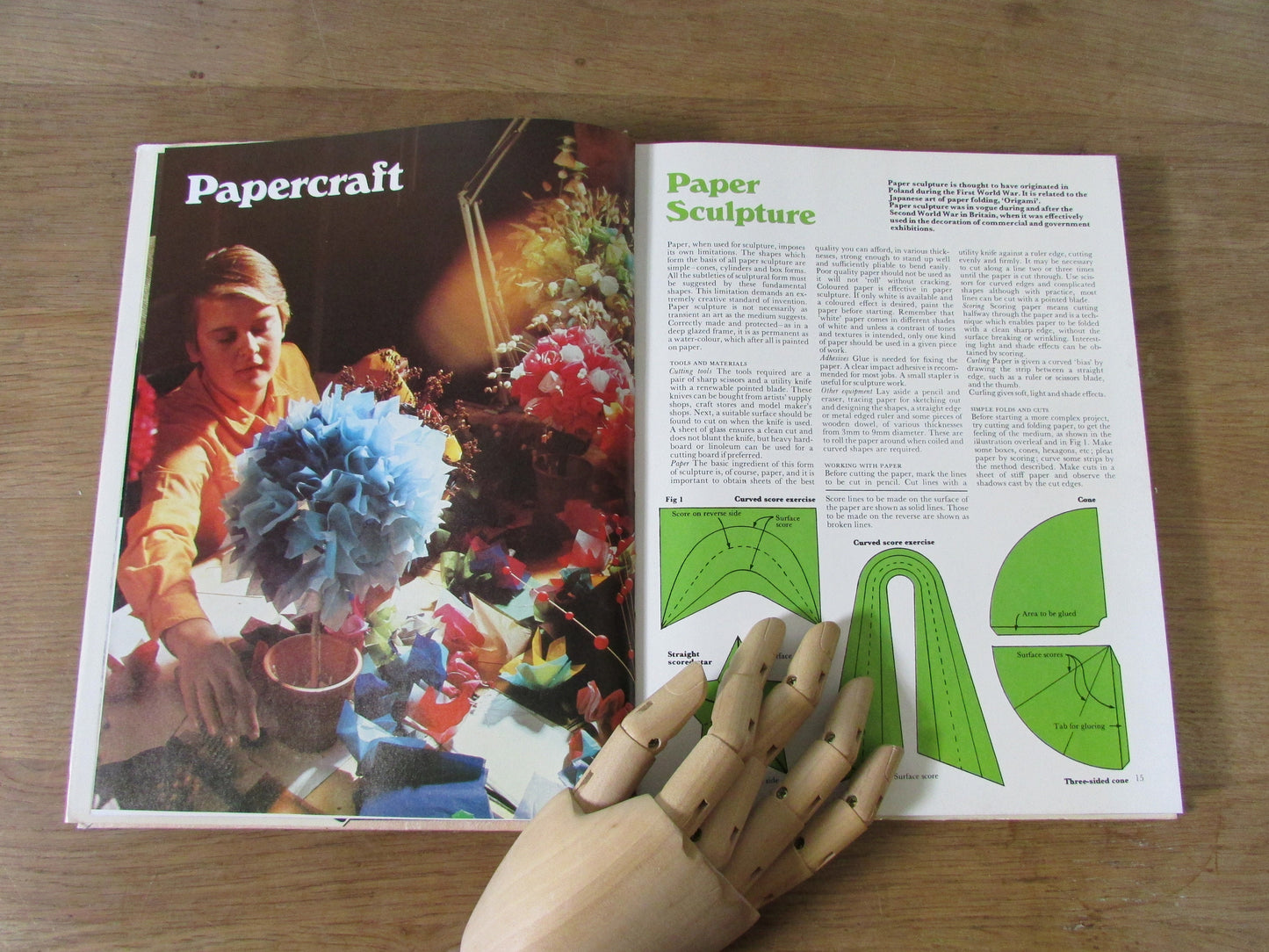 St Michael Book of Handicrafts for all the Family, by Eve Harlow (Hardback, 1976)
