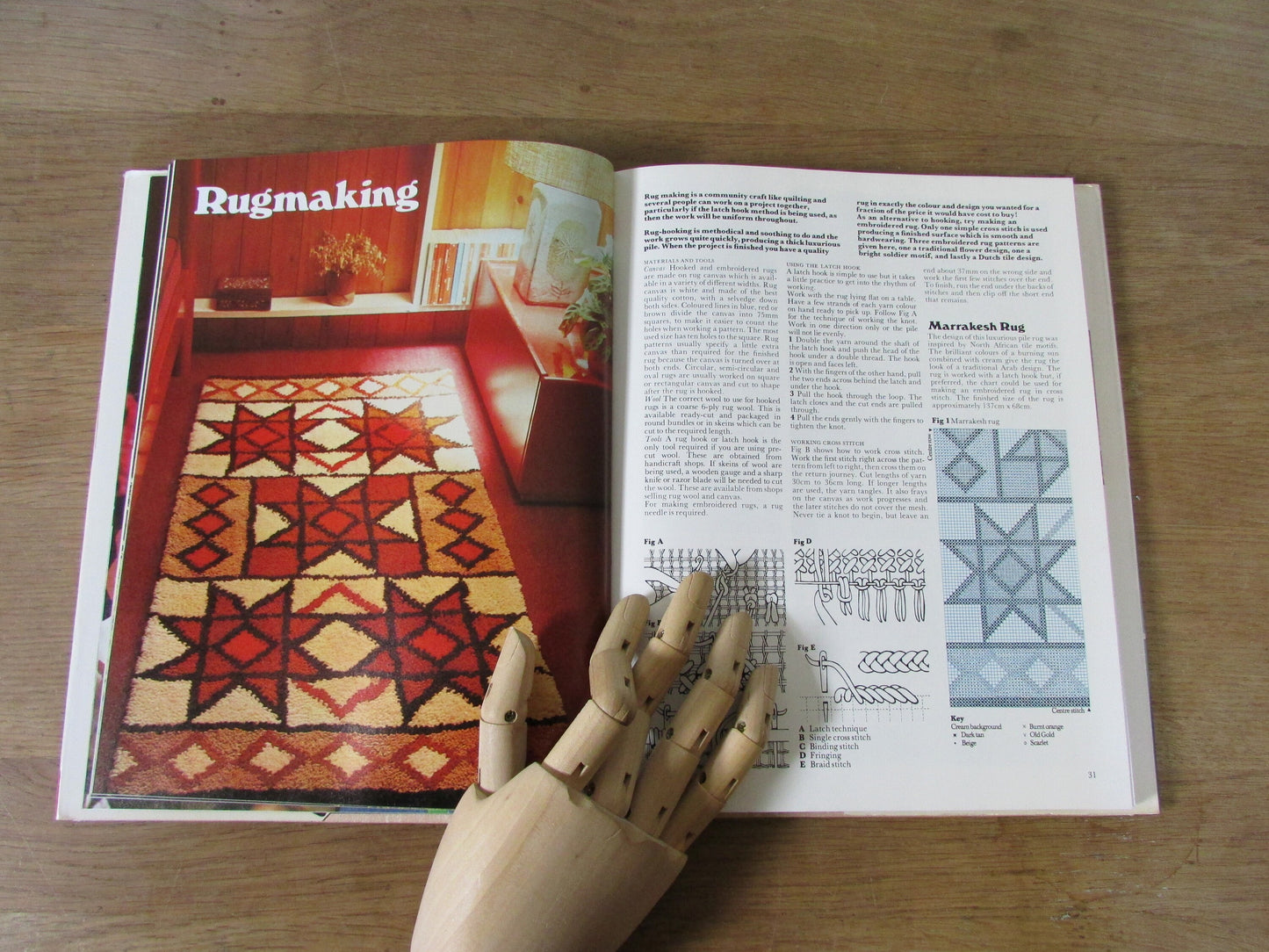 St Michael Book of Handicrafts for all the Family, by Eve Harlow (Hardback, 1976)