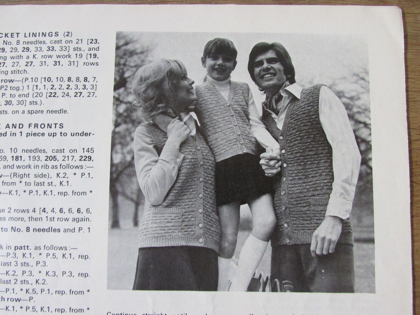 1972 Patons FIONA 3002 knitting & crochet pattern booklet for tops and accessories