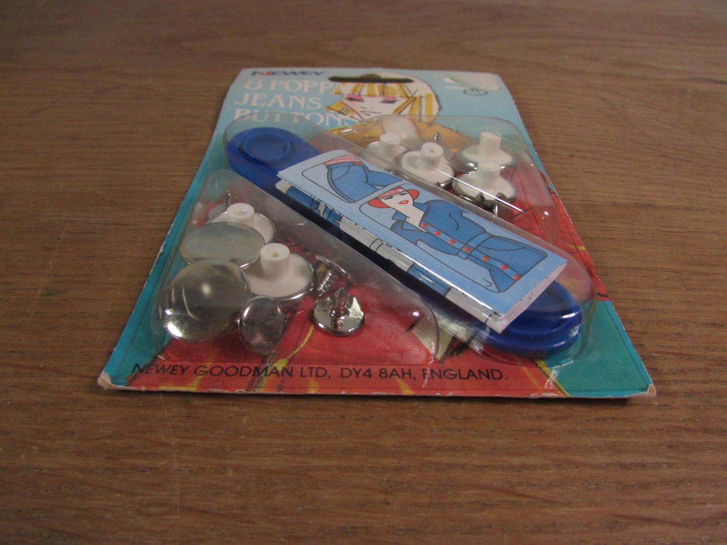 circa. 1980s Newey 8 POPPA jeans buttons