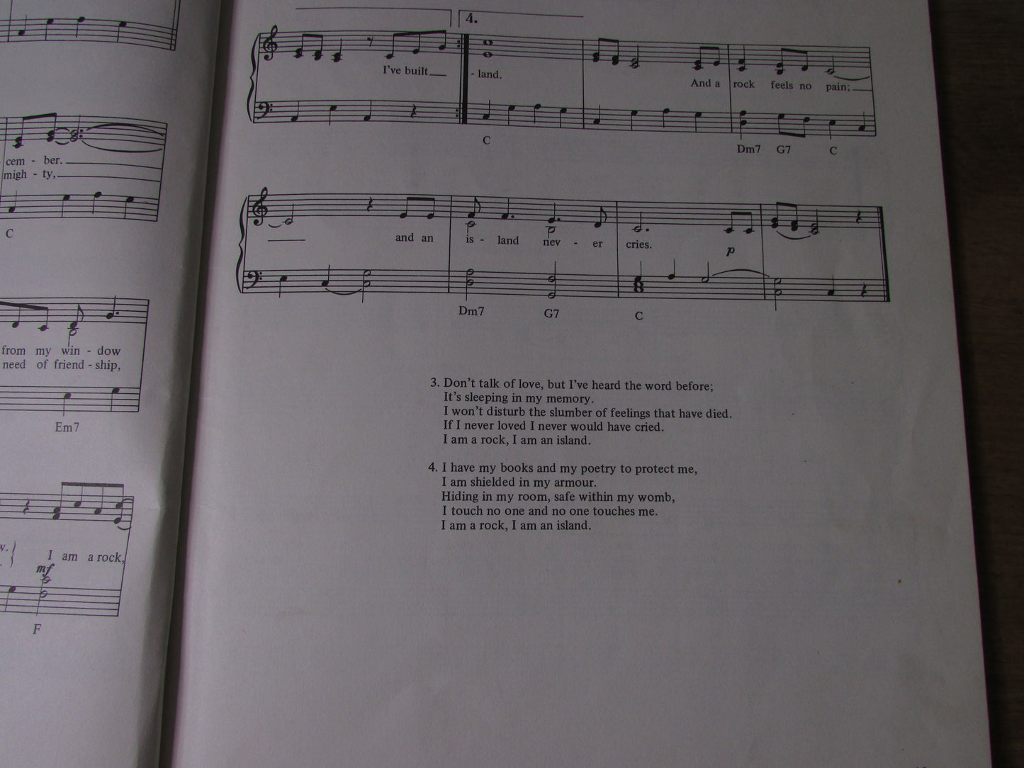It's Easy to Play Paul Simon for piano/vocal with guitar chord symbols, arranged by Cyril Watters (Softback, 1979)