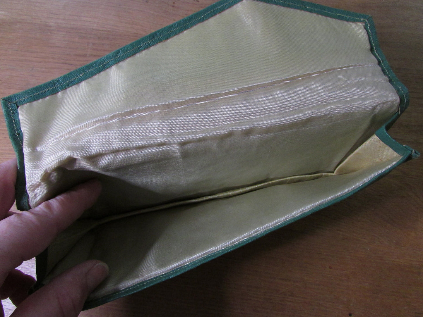 1930s/1940s gentleman's forest green soft leather Collars pouch/envelope