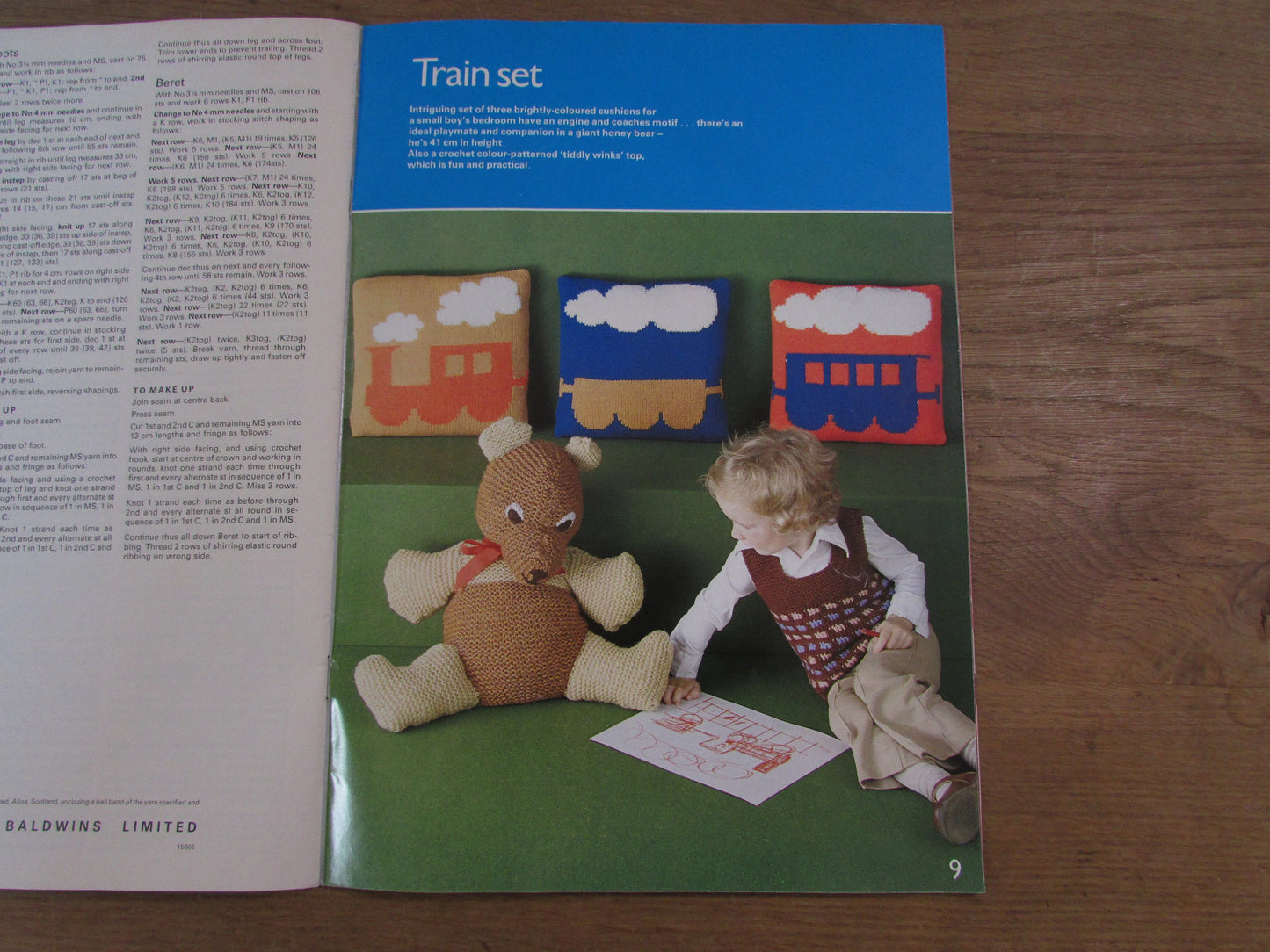 1980 Patons 233 knitting/crochet pattern booklet for 50 Gifts to Make