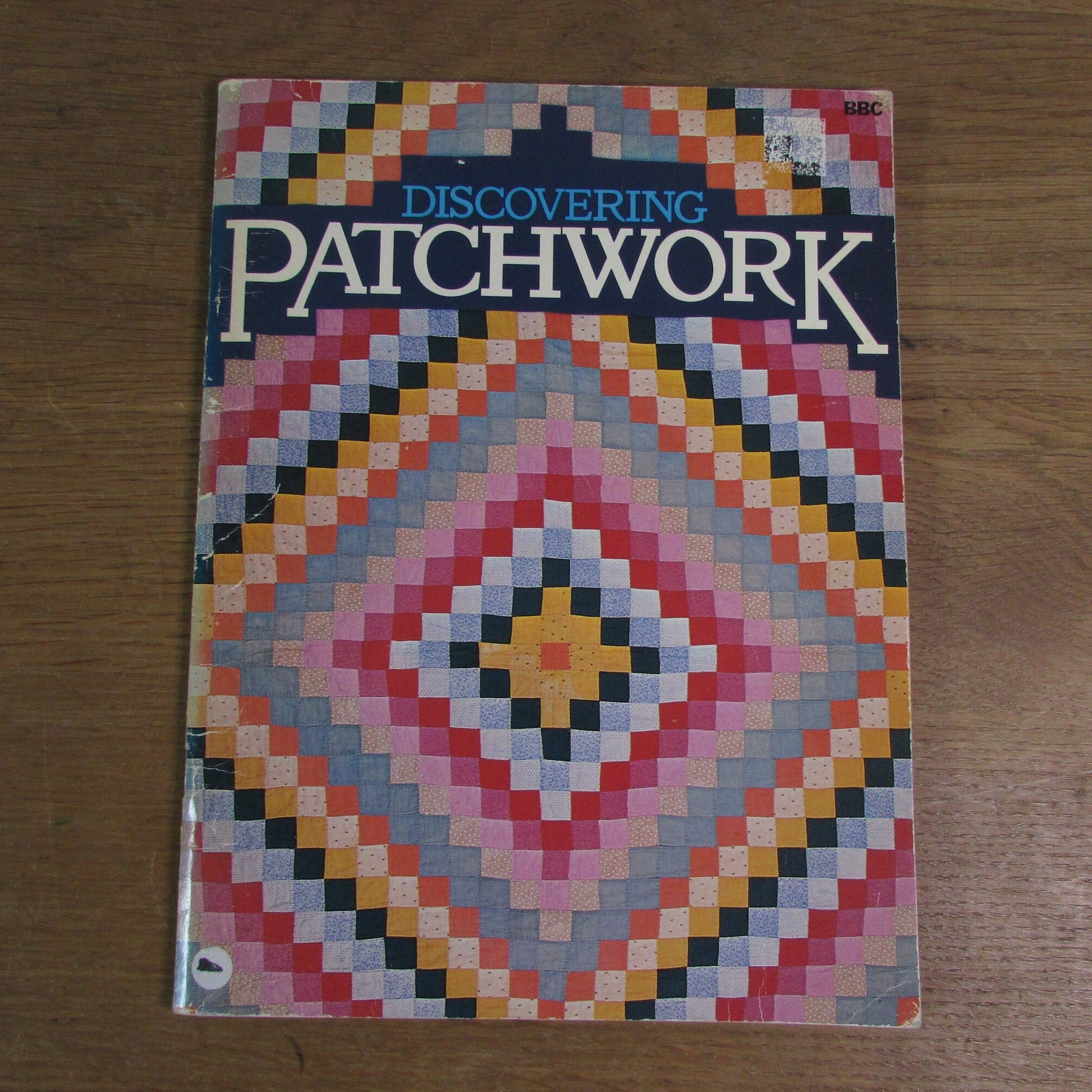 BBC Discovering Patchwork, by Rosamond Richardson, & Erica Griffiths (Softback, 1977)
