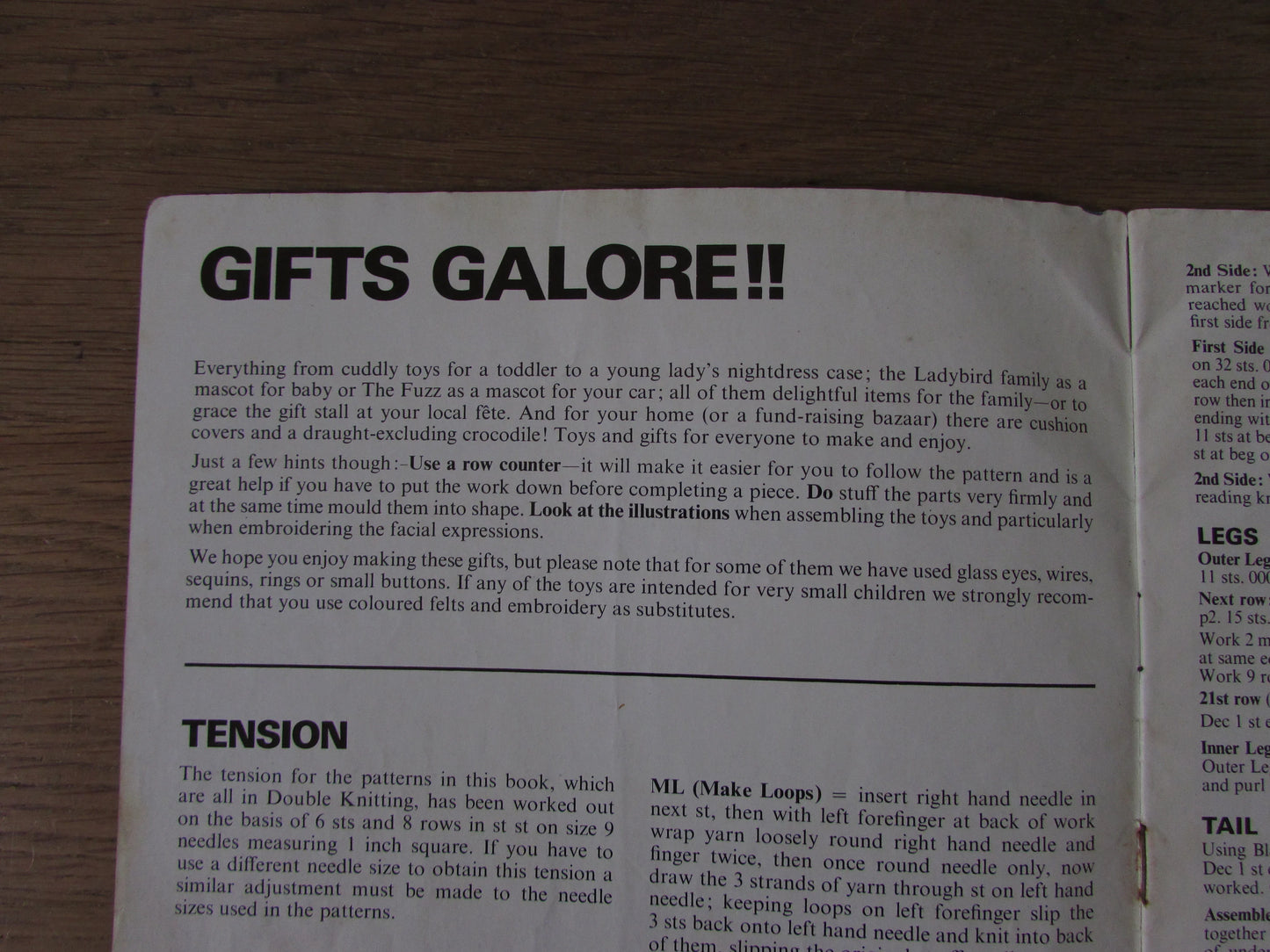 1971 Argyll 698 gift book; gifts to make for all occasions