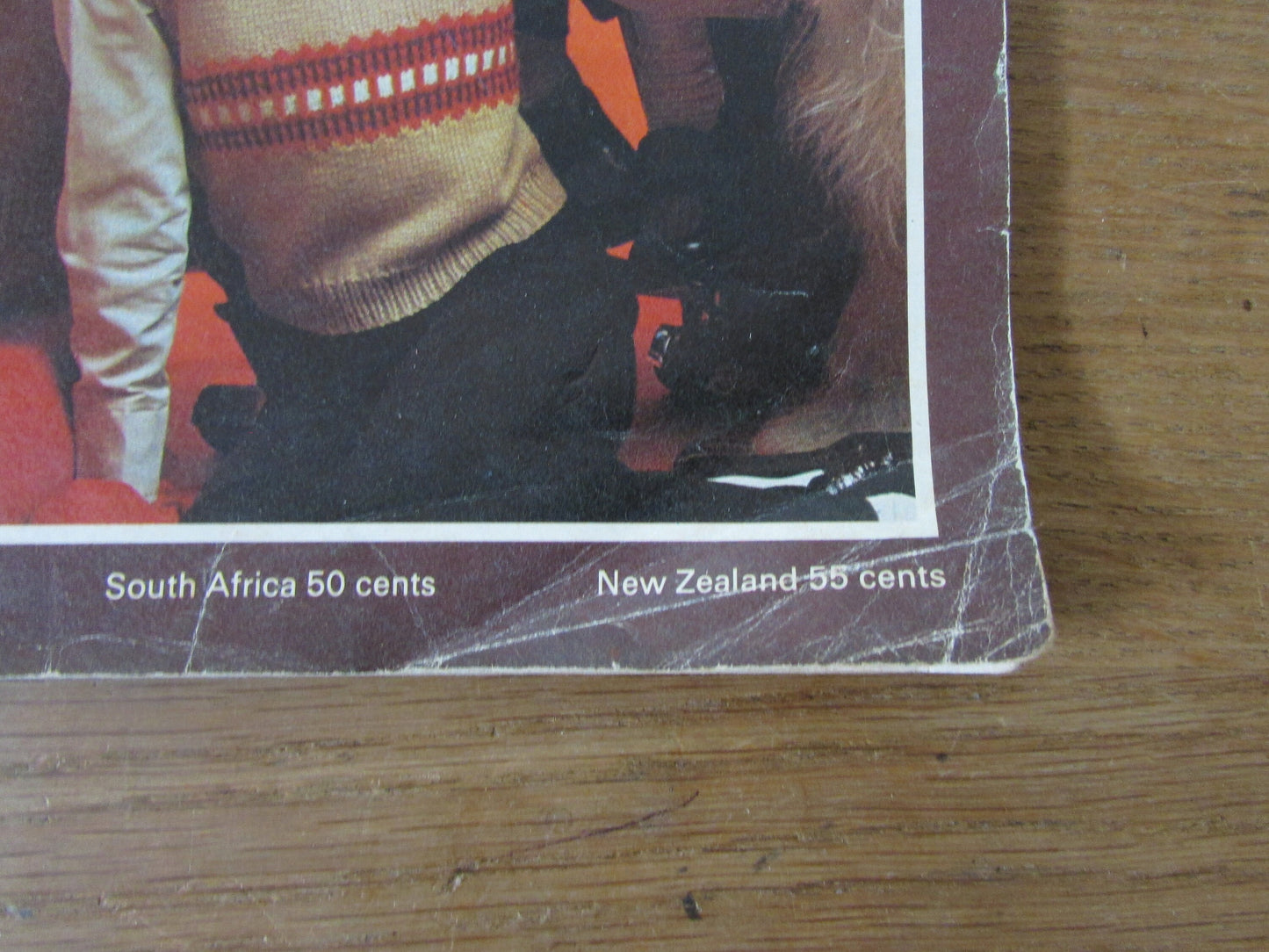 April 1975 Stitchcraft knitting & embroidery pattern booklet
