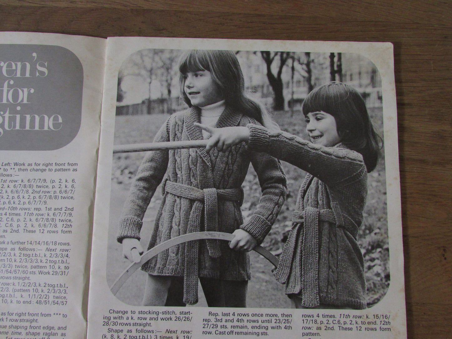 April 1975 Stitchcraft knitting & embroidery pattern booklet