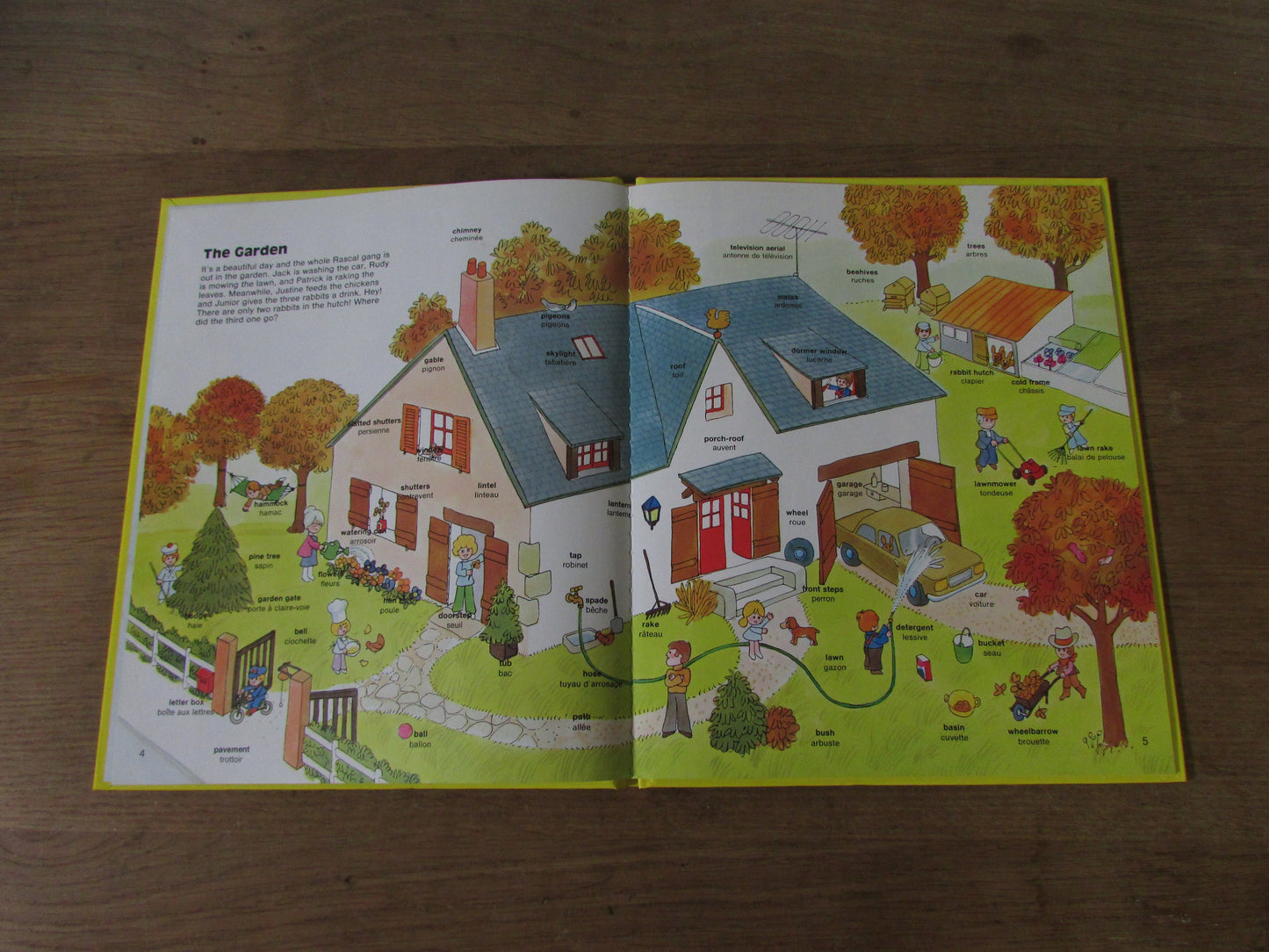 At Home - 462 words in English and French, by Alain Gree (Hardback, 1989)