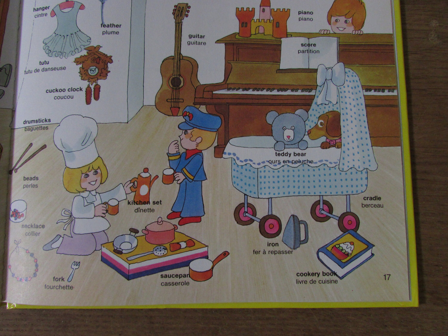 At Home - 462 words in English and French, by Alain Gree (Hardback, 1989)