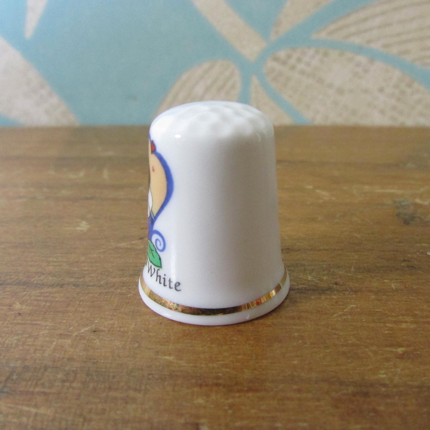 Collectable vintage Snow White Stoke-on-Trent fine bone china thimble