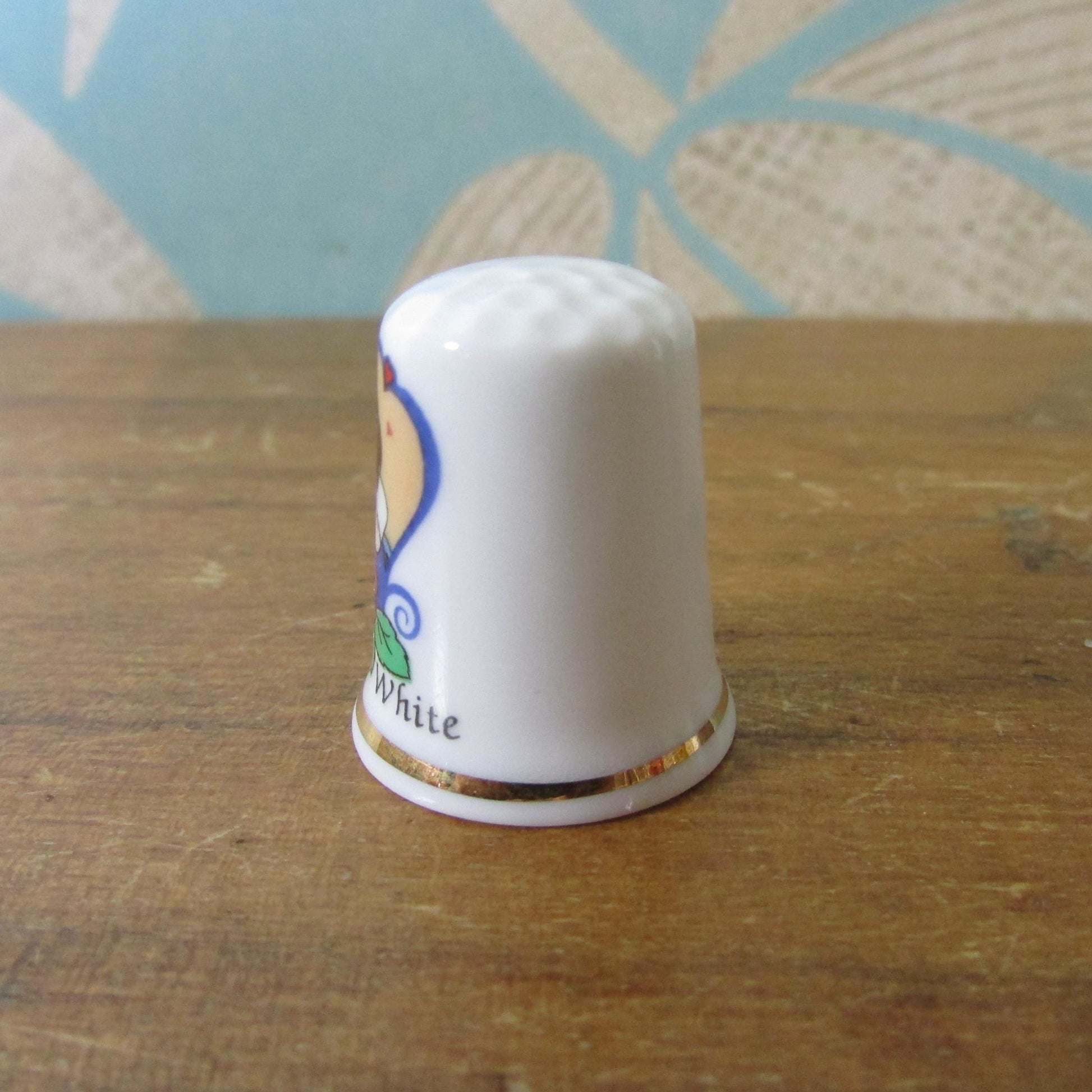 Collectable vintage Snow White Stoke-on-Trent fine bone china thimble