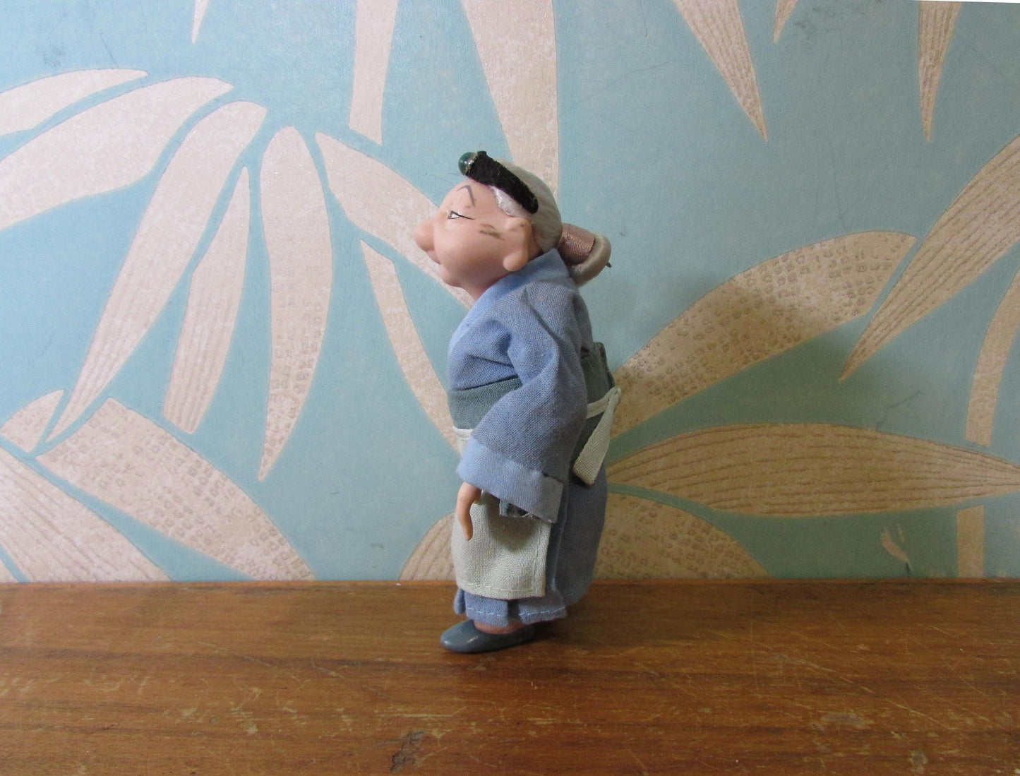 Collectable Deagostini Disney Grandmother Fa porcelain doll