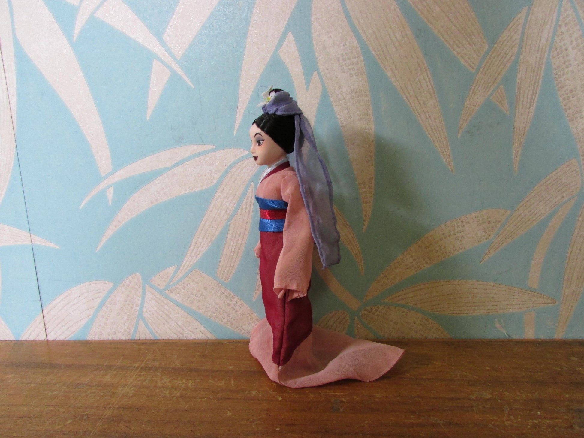 Collectable Deagostini Disney Mulan porcelain doll