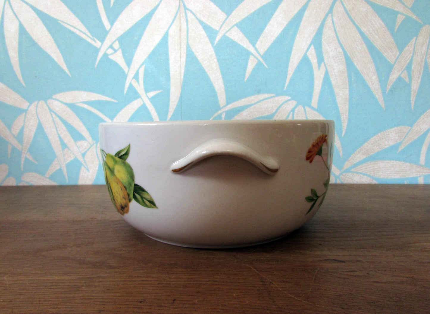 1978 Royal Worcester oven to tableware Pershore casserole dish