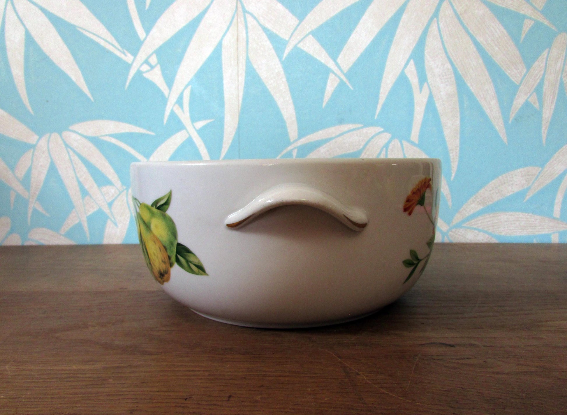 1978 Royal Worcester oven to tableware Pershore casserole dish