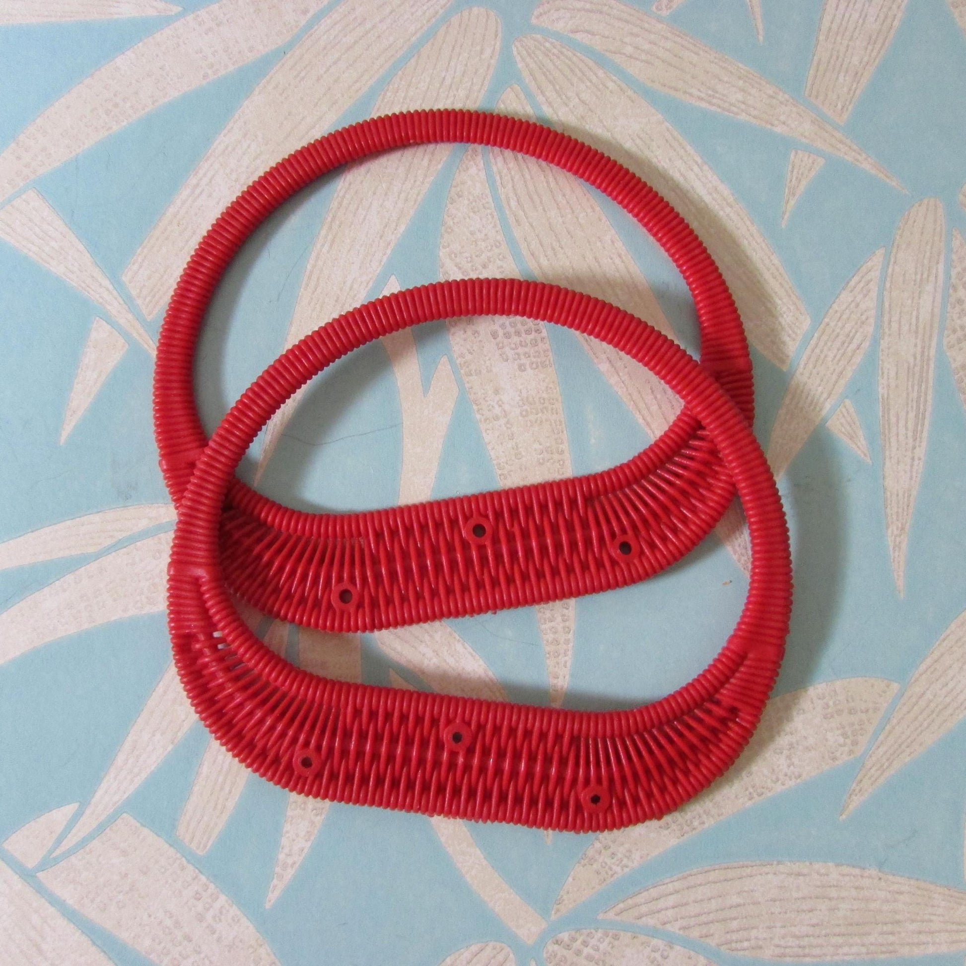 Pair of vintage D-shaped red plastic rattan handbag/purse handles