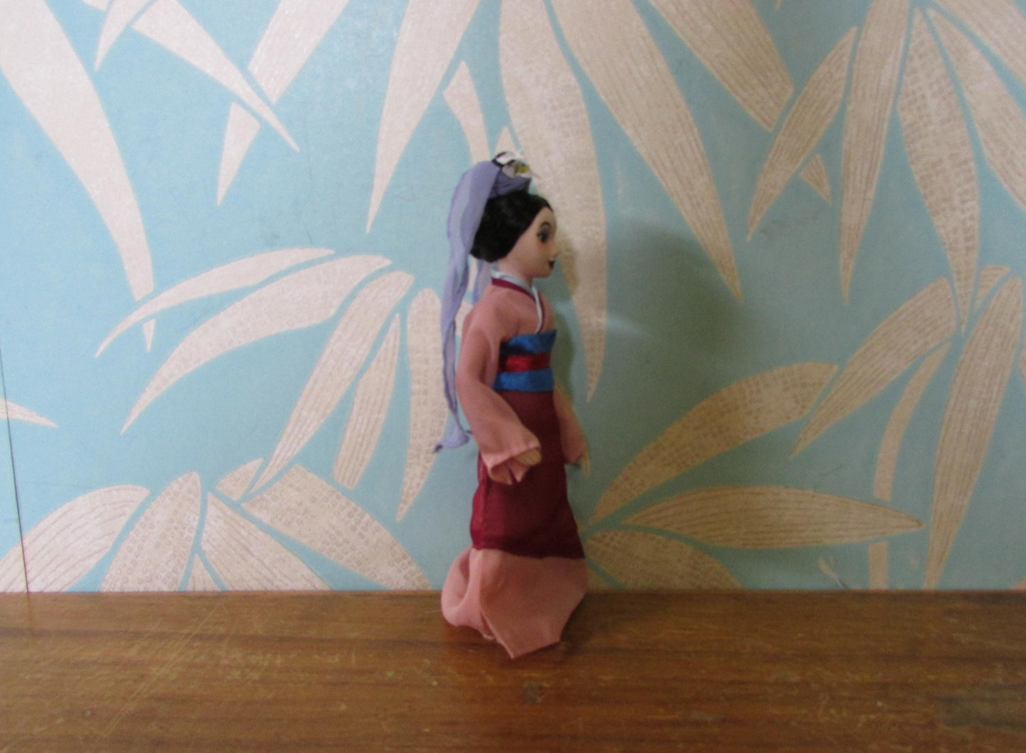 Collectable Deagostini Disney Mulan porcelain doll