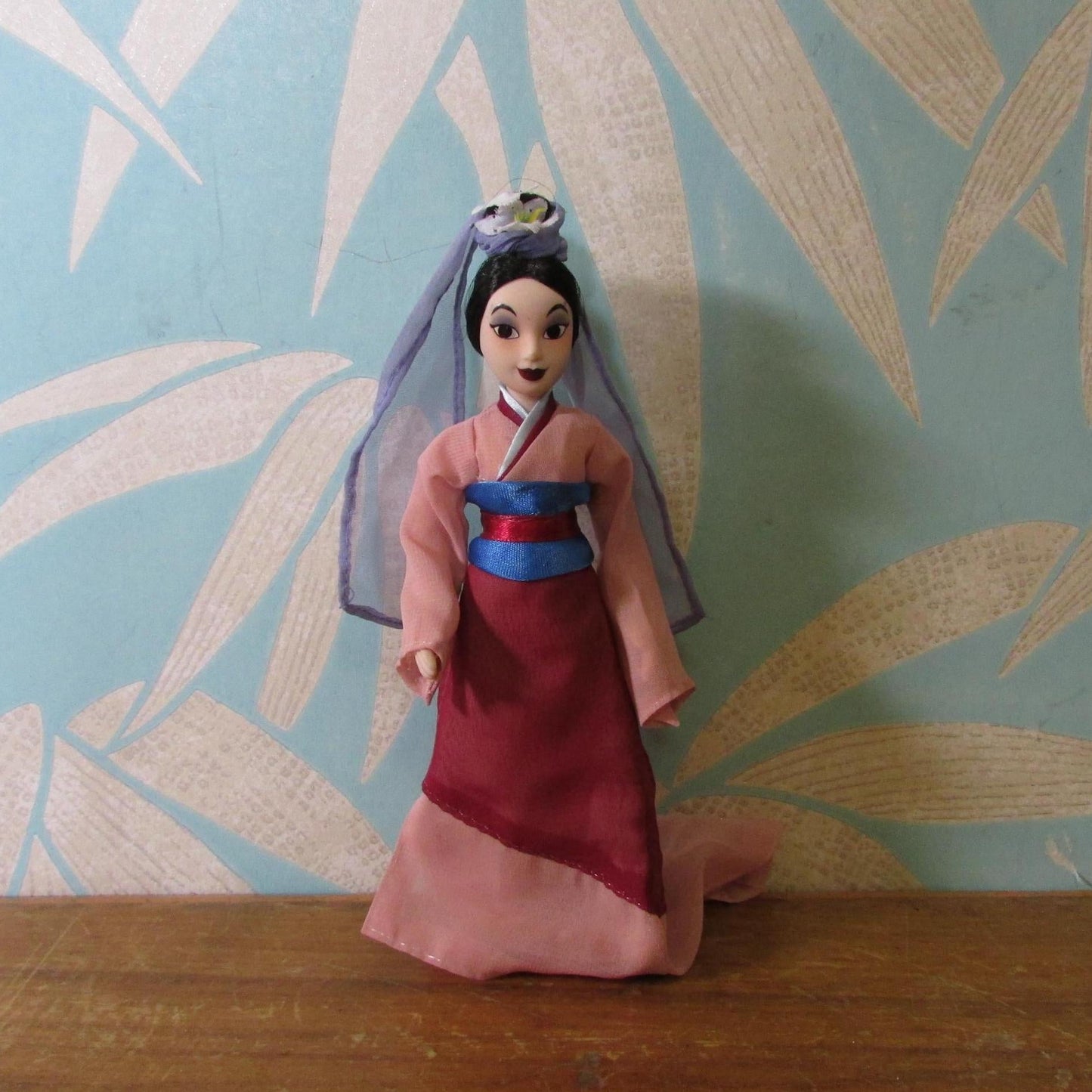 Collectable Deagostini Disney Mulan porcelain doll