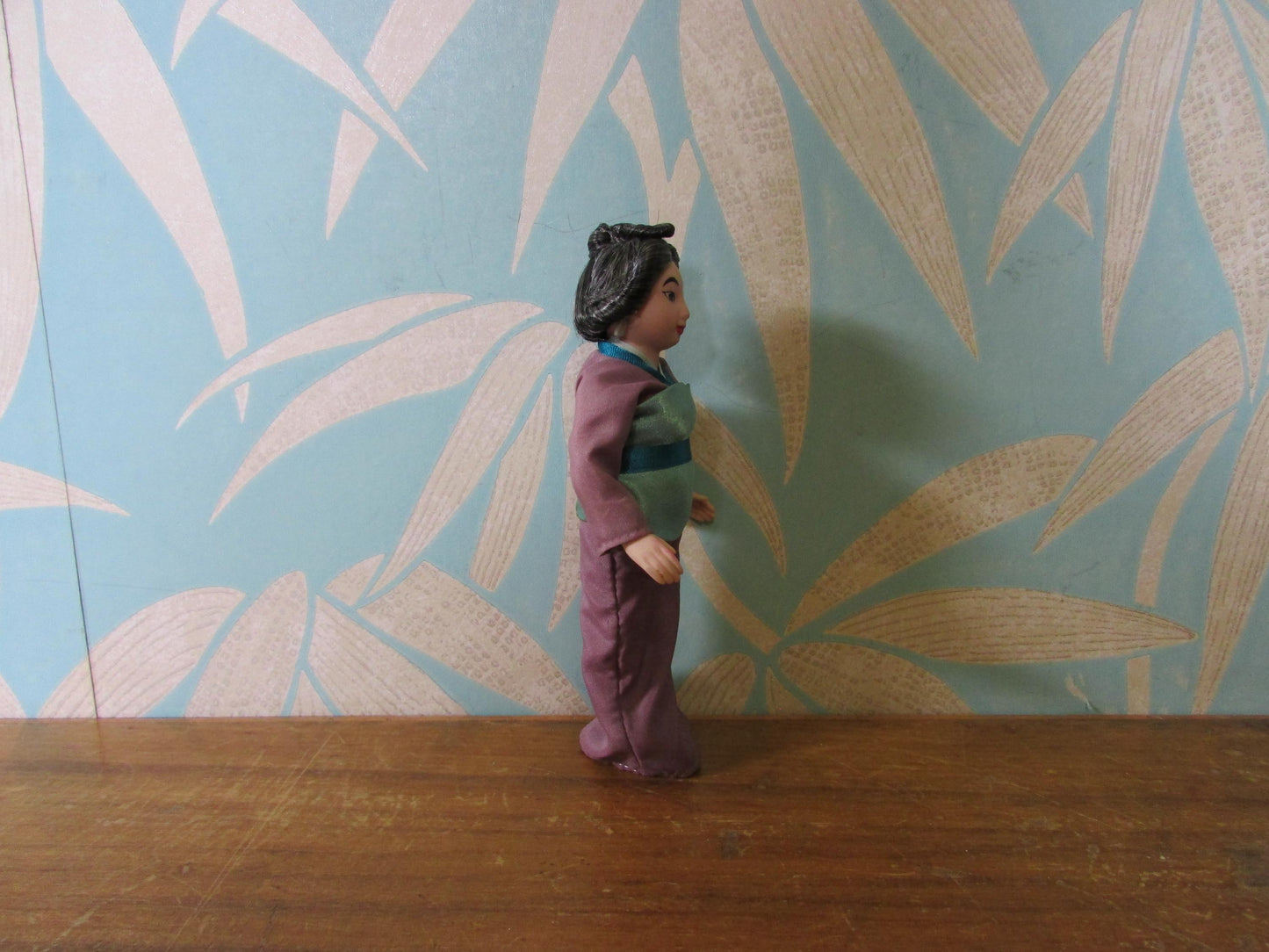 Collectable Deagostini Disney Hua Li porcelain doll
