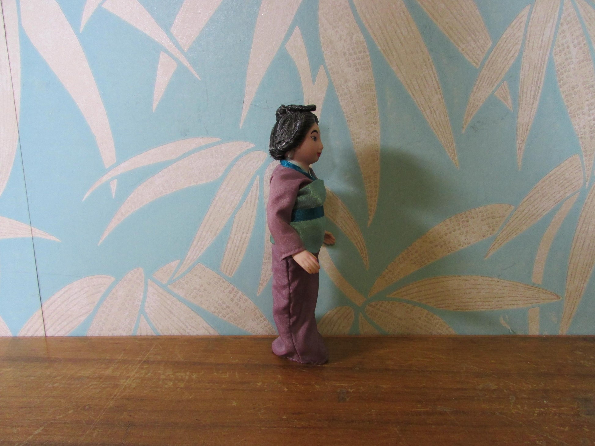 Collectable Deagostini Disney Hua Li porcelain doll