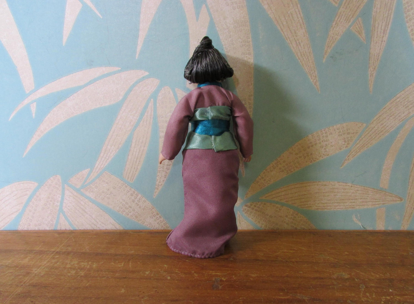 Collectable Deagostini Disney Hua Li porcelain doll