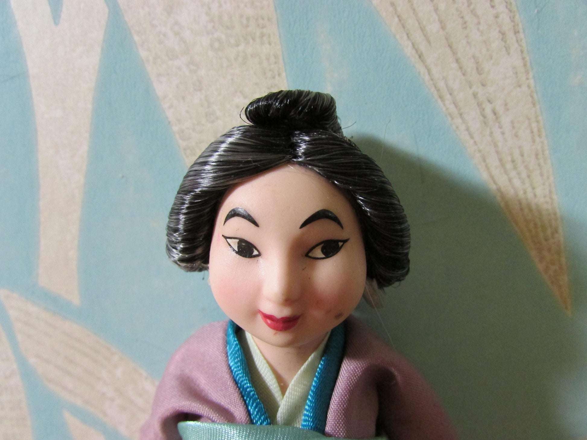 Collectable Deagostini Disney Hua Li porcelain doll