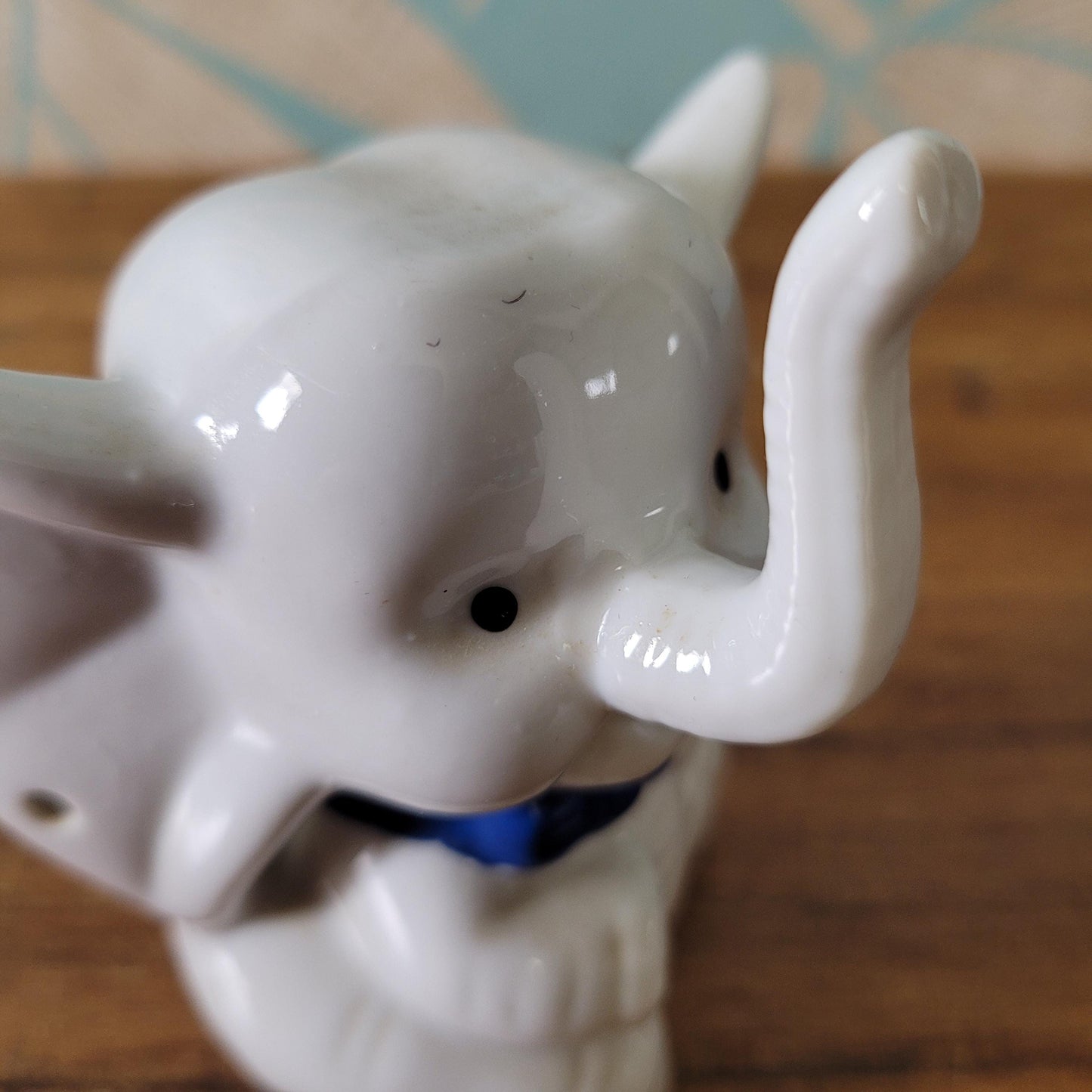 1970s WOOLBRO ceramic elephant earring holder, dark blue collar