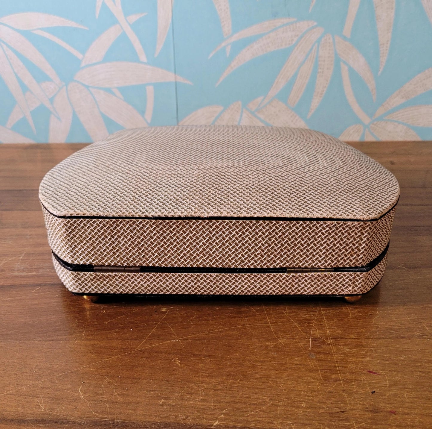 1950s Reuge Swiss movement musical manicure box REUGE Swiss Musical movement, plays 'Candle Light Waltz'.