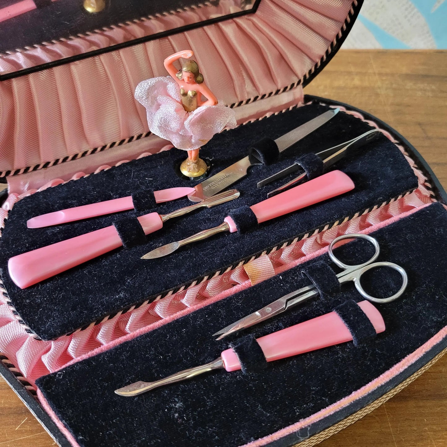 1950s Reuge Swiss movement musical manicure box REUGE Swiss Musical movement, plays 'Candle Light Waltz'.