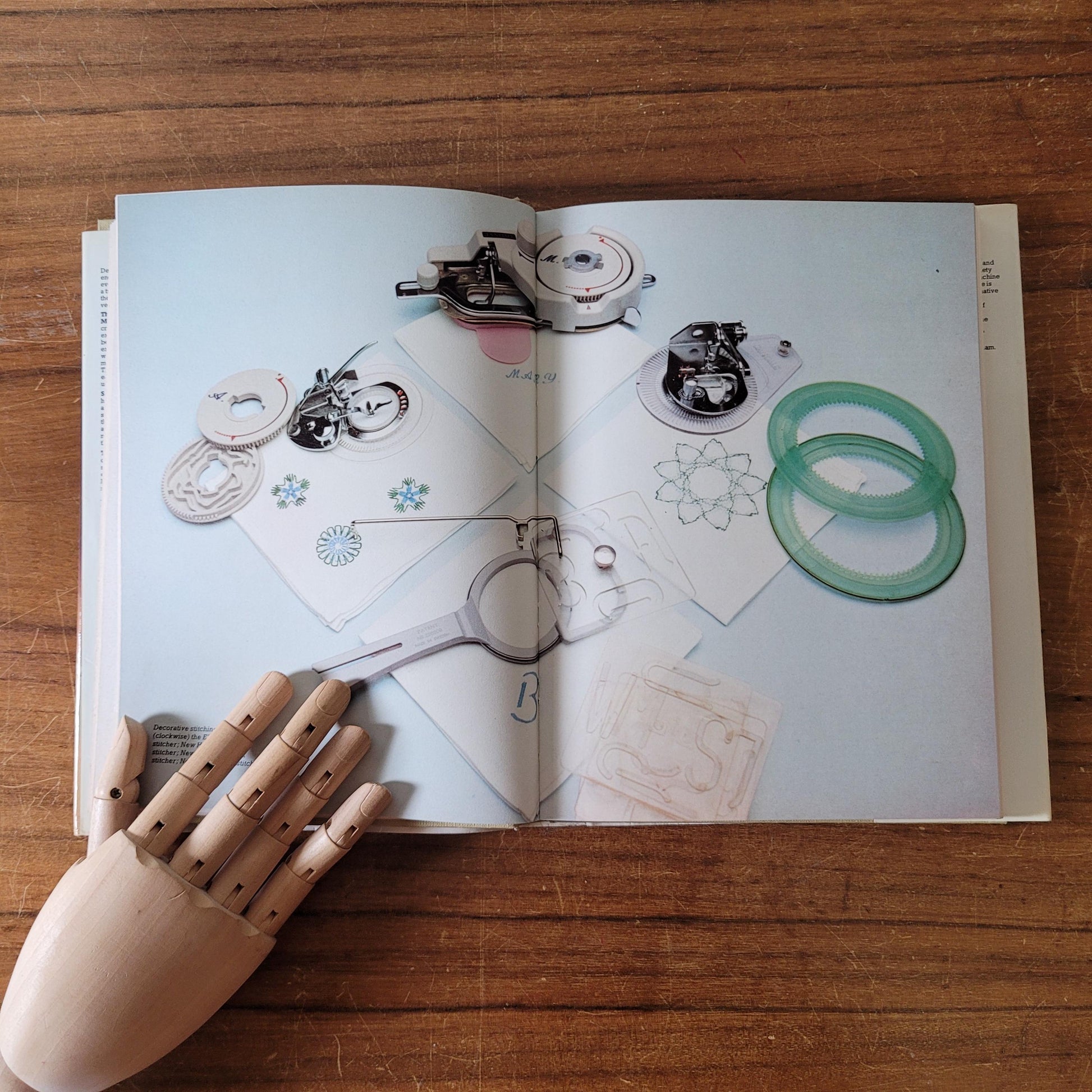 The Complete Book of the Sewing Machine, by Angela Thompson (Hardback, 1980)