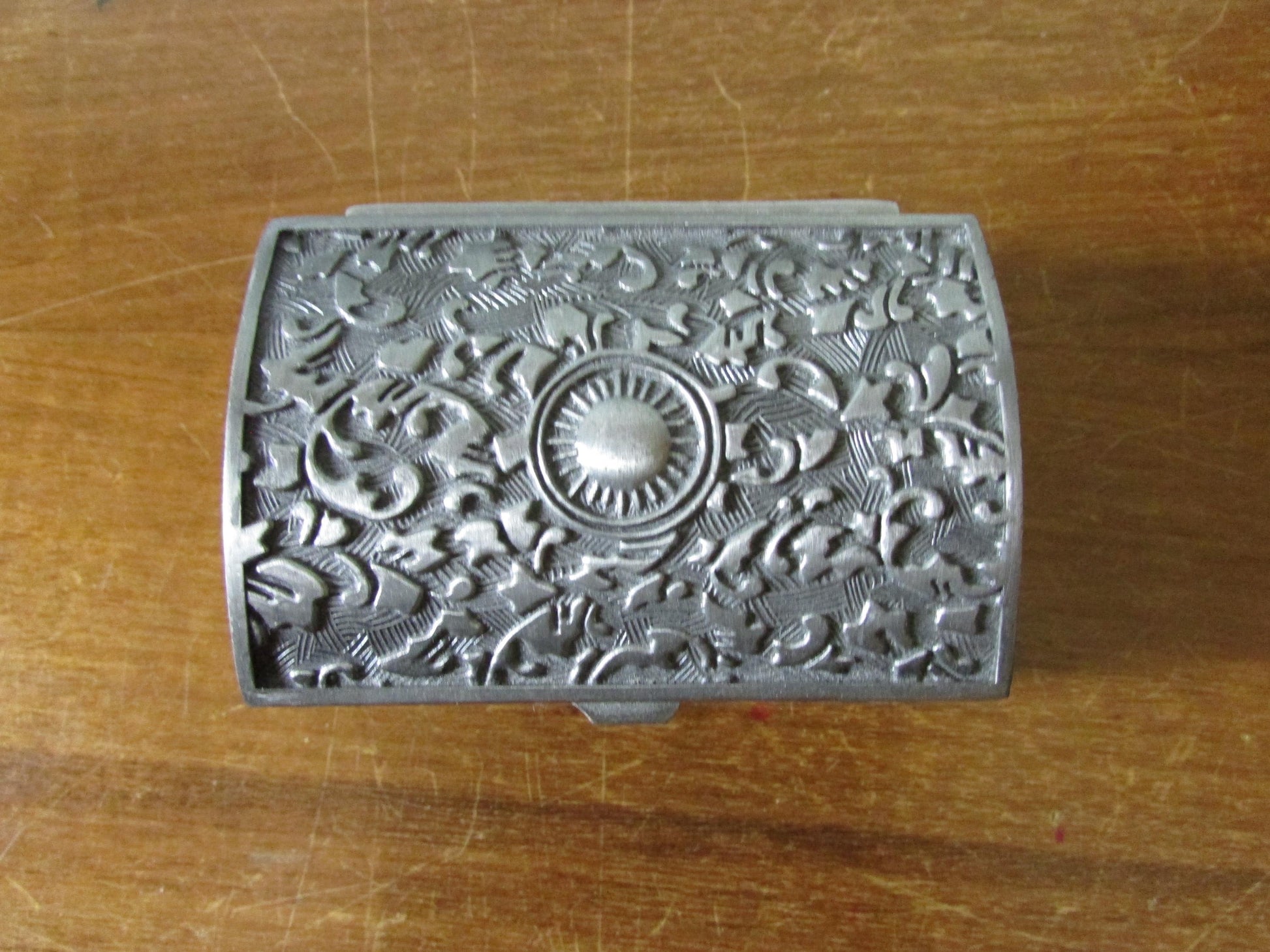 circa. 1970s Aveson embossed abstract acanthus-style leaf silver-tone metal chest