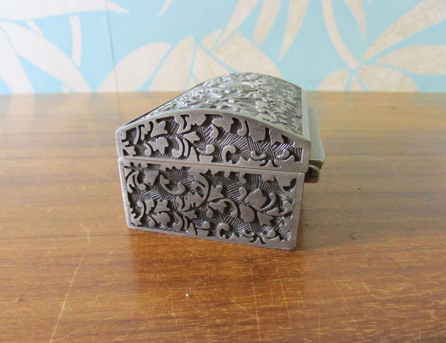 circa. 1970s Aveson embossed abstract acanthus-style leaf silver-tone metal chest