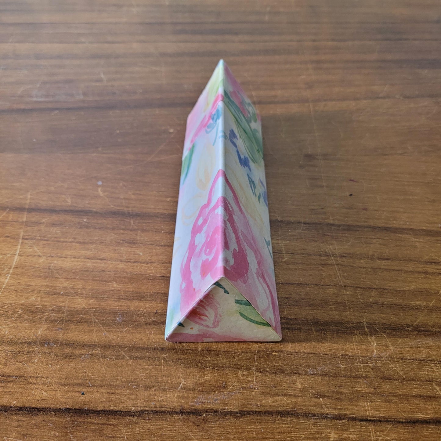 1980s Two's Company triangular floral print box containing 18 unused graphite pencils