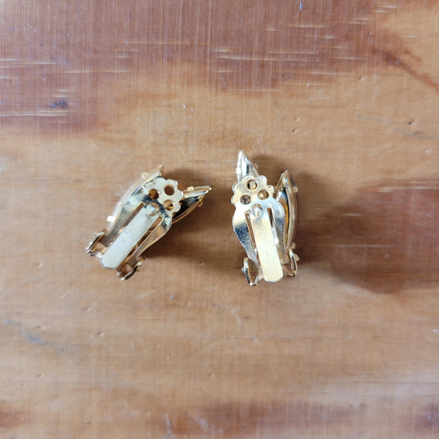 Late 1950s glamour gold-tone & glass multicoloured clip-on earrings