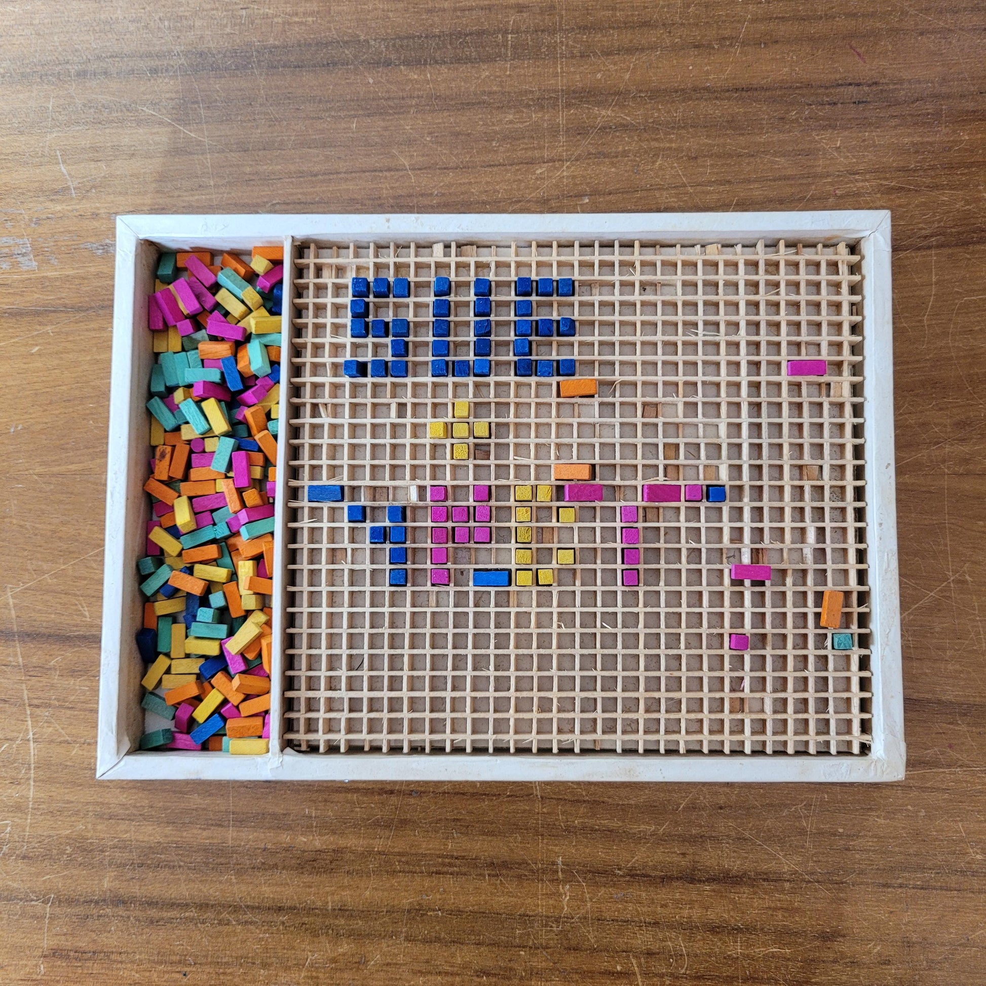 Vintage Picture Peg activity mosaic pegboard & multicoloured pegs