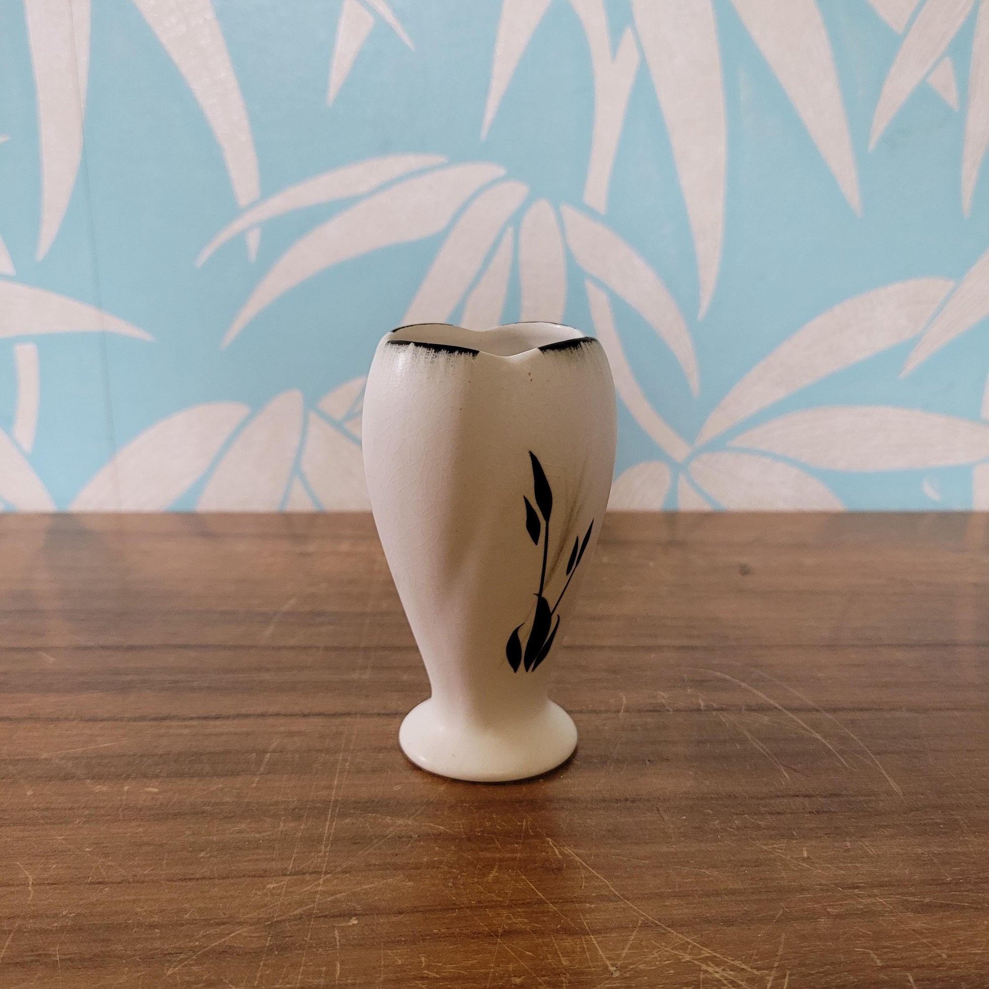 Vintage Radford Pottery? small hand-painted oriental ceramic bud vase