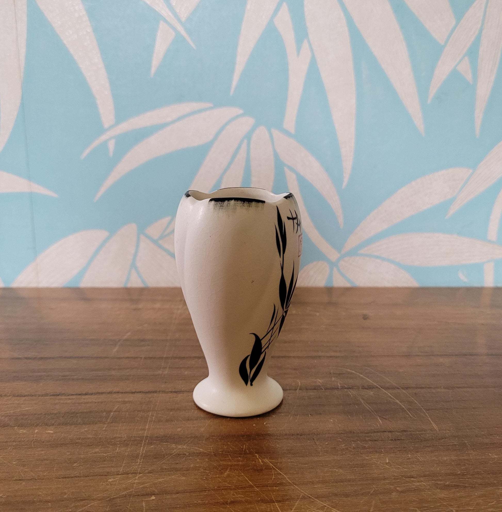 Vintage Radford Pottery? small hand-painted oriental ceramic bud vase